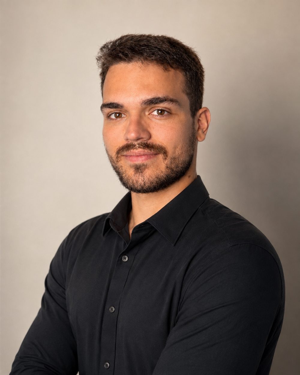 Portrait of Djordje Ivanovic (Đorđe Ivanović), Harvard computer science student and AI engineer from Montenegro.